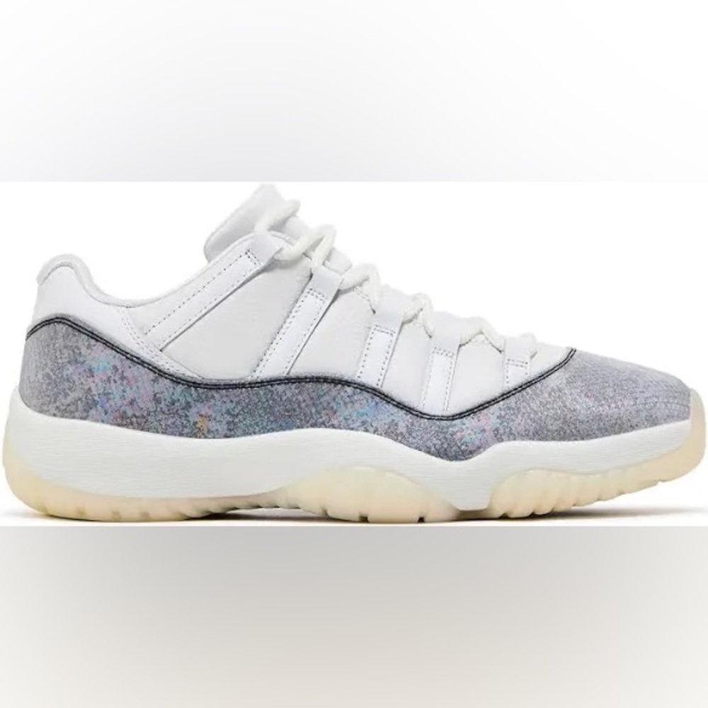 Air Jordan 11 Low Year of the Snake - Picture 1 of 11